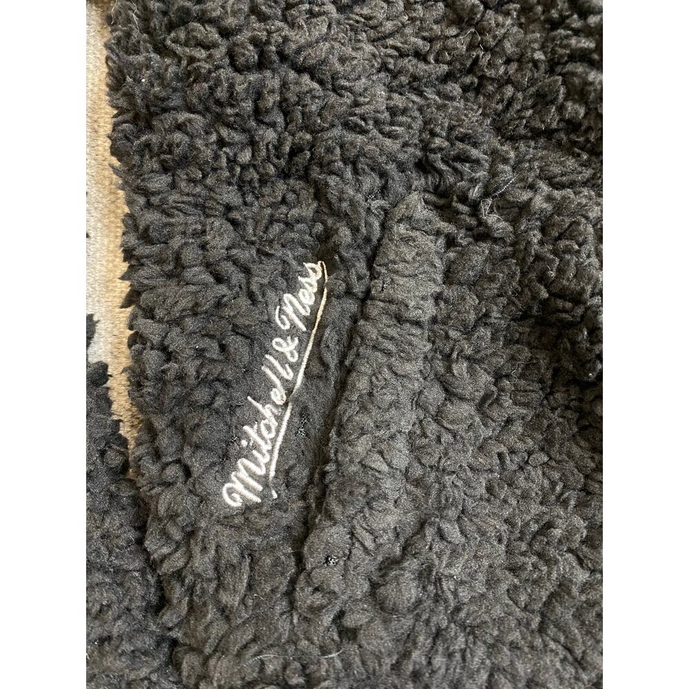 Mitchell and Ness Branded The Cozy Bear Jacket, Womens XXL, Black, 120$ - Picture 4 of 7